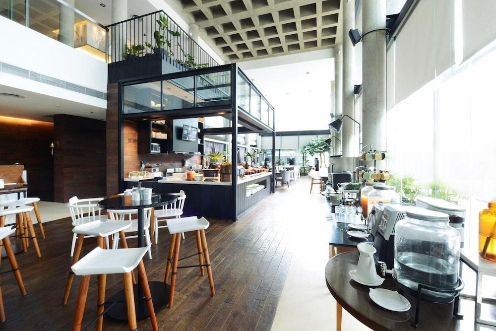 Morrissey Hotel Jacarta Exterior foto